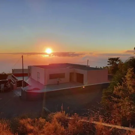 Sunny Sunset House * ポンタ・ド・パールゴ